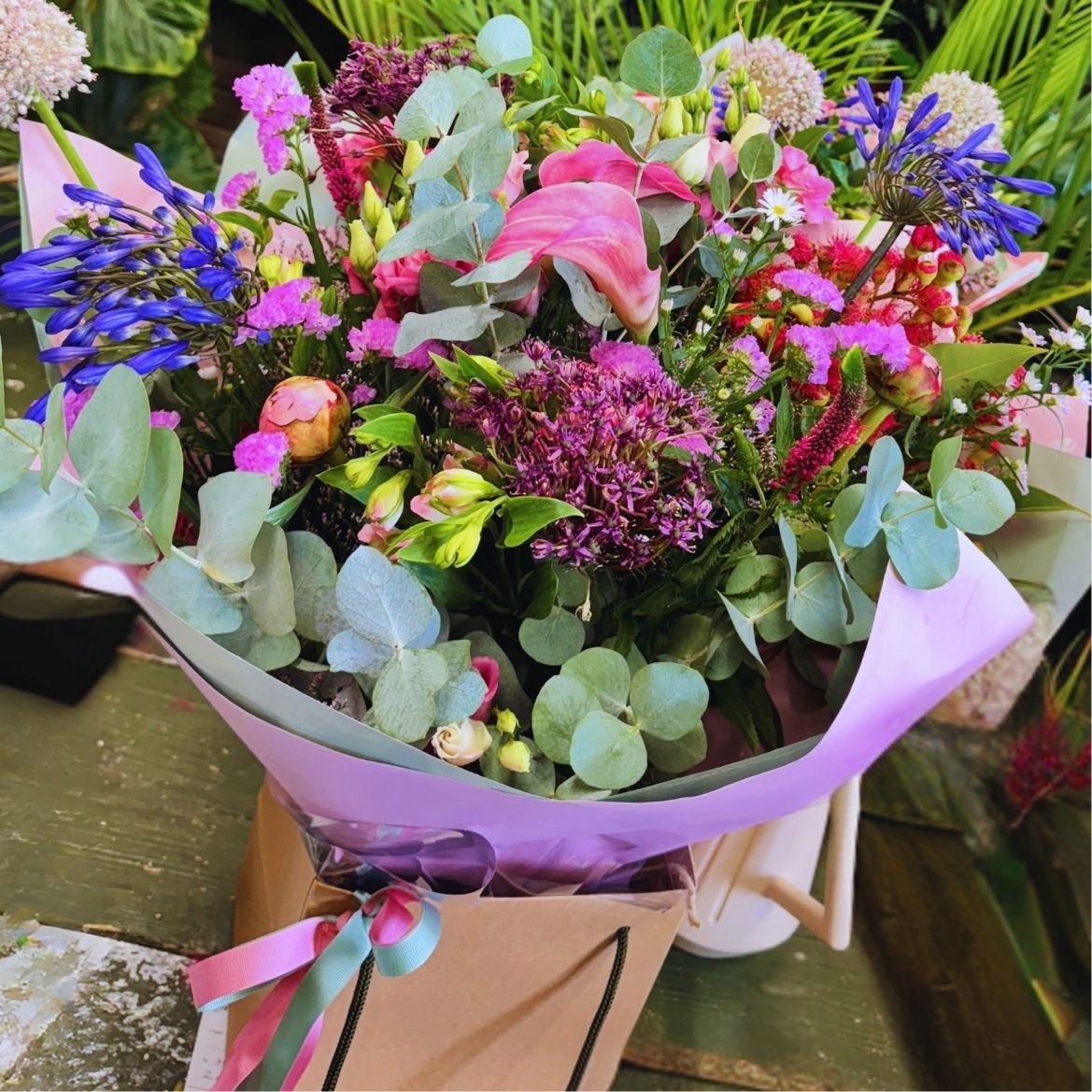 Garden Delight - medium to large, mix of seasonal blooms.