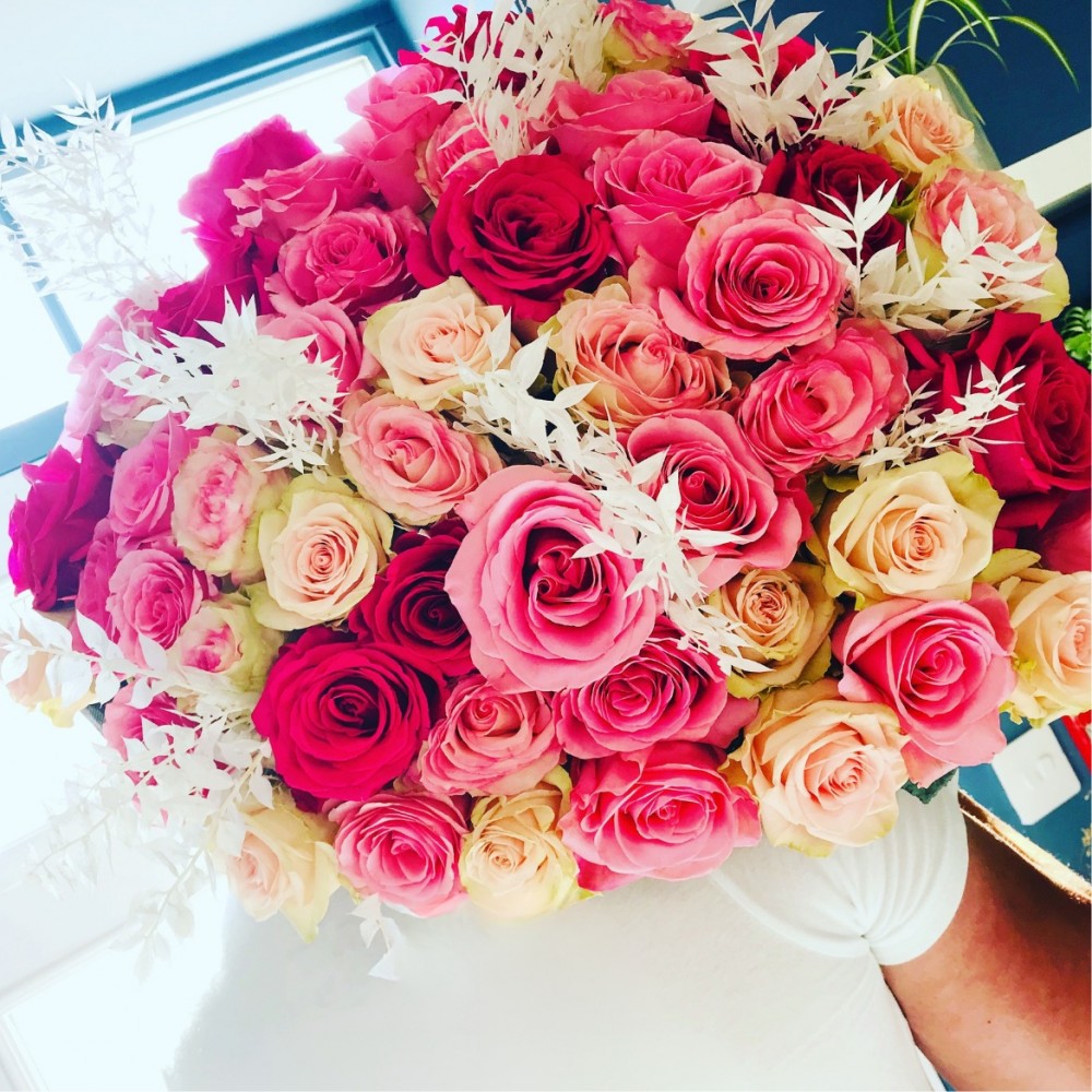 Blushing Belle - A showstopping bouquet of 50 of our largest mixed pink fairtrade roses